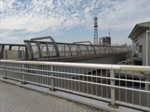 ささしま米野歩道橋の外観の写真