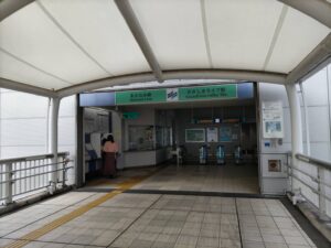 あおなみ線ささしまライブ駅の外観の写真