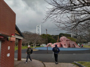 関門海峡めかり駅にある公園の写真