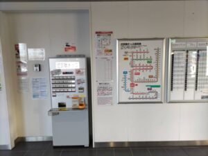 西熊本駅の切符の販売機の写真