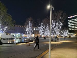 熊本駅前の夜の写真