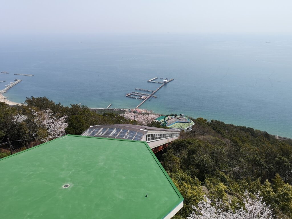 須磨浦山頂公園から見た海の景色の写真