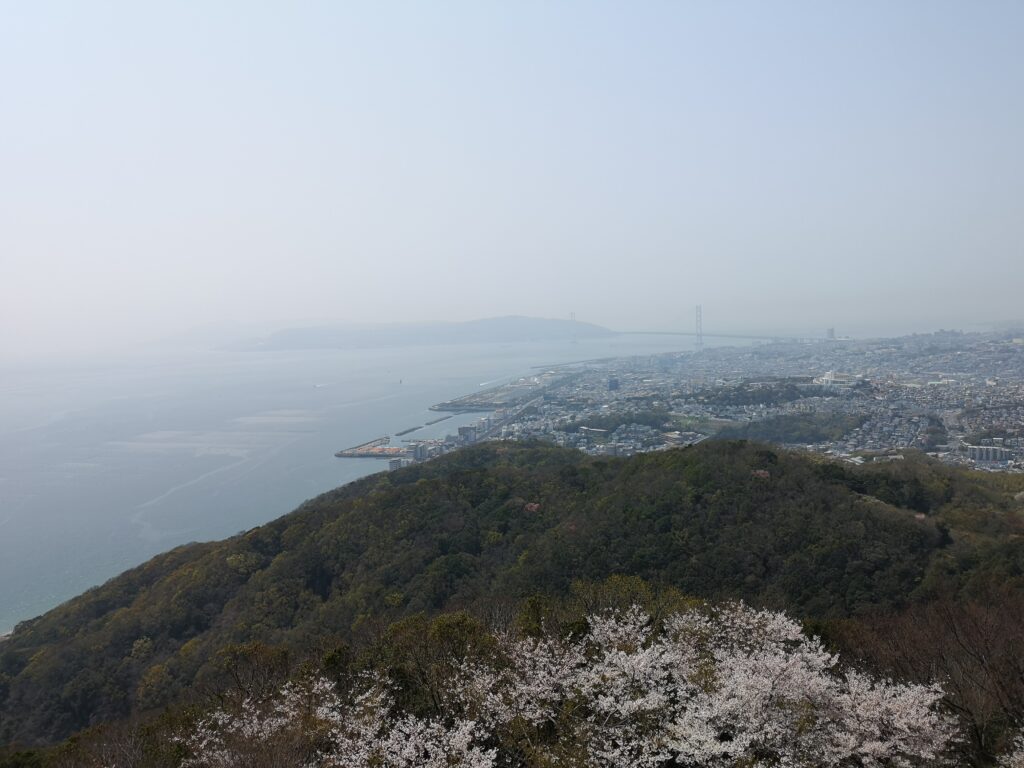 須磨浦山頂遊園から見た明石海峡大橋の写真