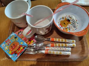 子ども用の食器の写真