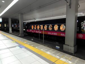 関西国際空港駅に停車しているラピートの写真