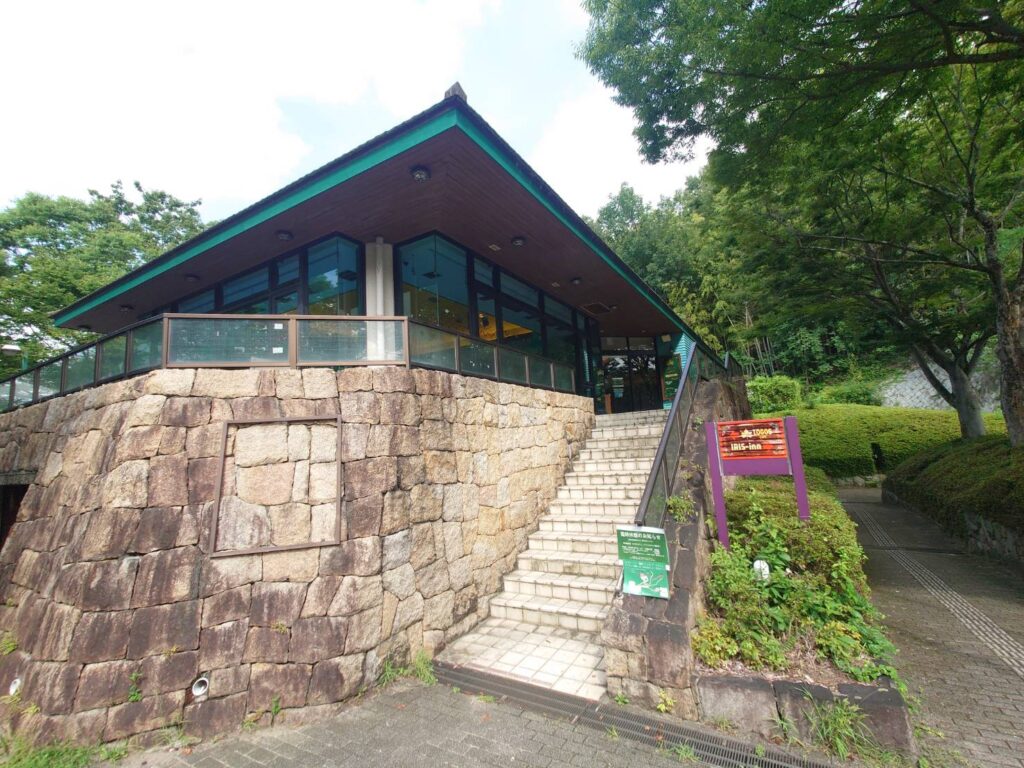 アイリスイン城陽の建物の写真