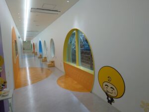 工場内を見学できるルートの写真