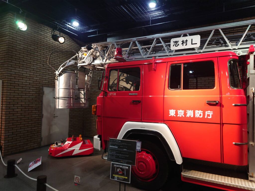 イベコ・マギルス梯子自動車の写真