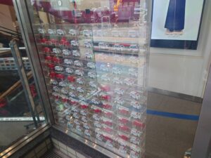 消防車と救急車のトミカの写真