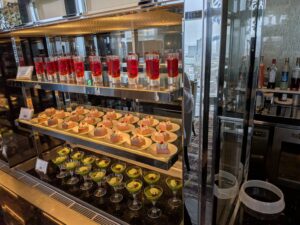 アフタヌーンティーのデザートの写真