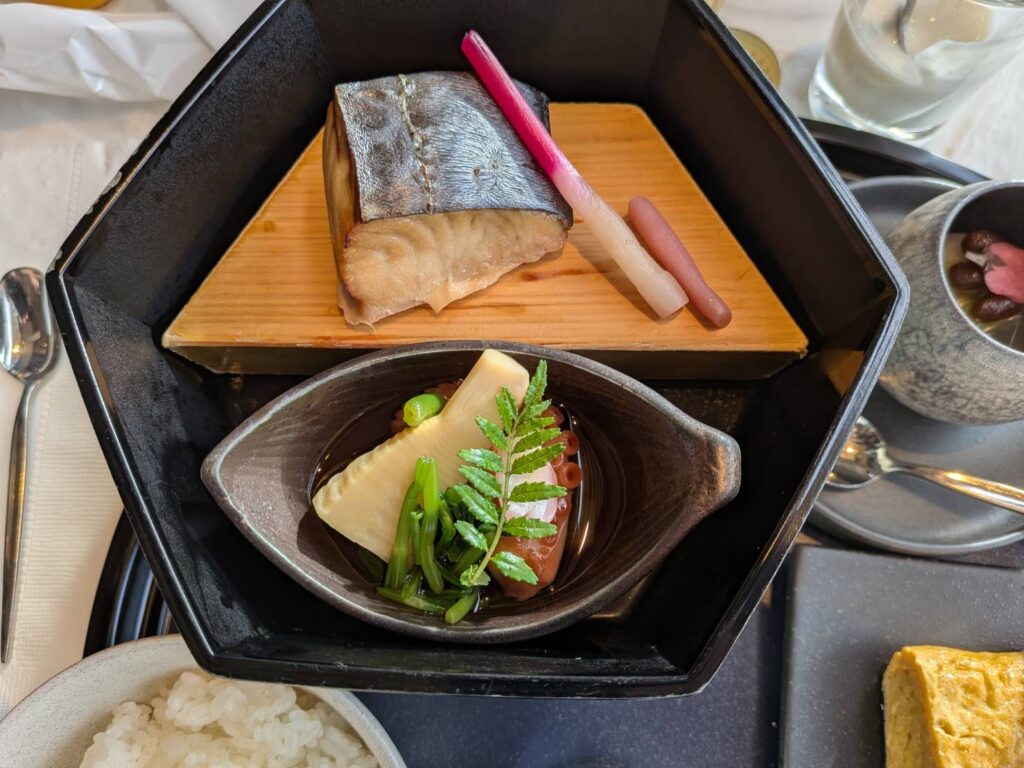 朝食に出てきたお魚などの写真